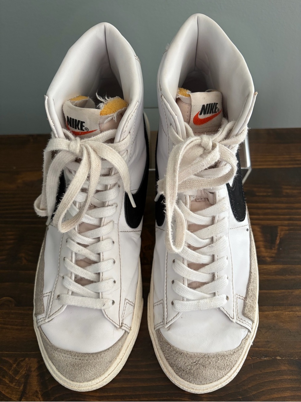 Nike Blazers 77 Mid White with Black Swoosh Athletic Sneakers Men’s 8.5 - Picture 6 of 14